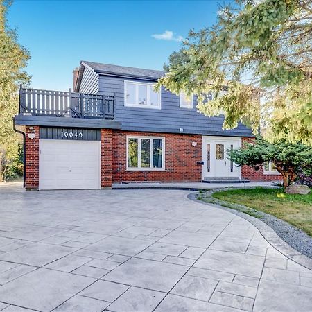 Stunning 7 Bedroom Rougeview Home With 2 Kitchens, 5 Bathrooms, Amazing Backyard & 8-Car Parking 多伦多 外观 照片