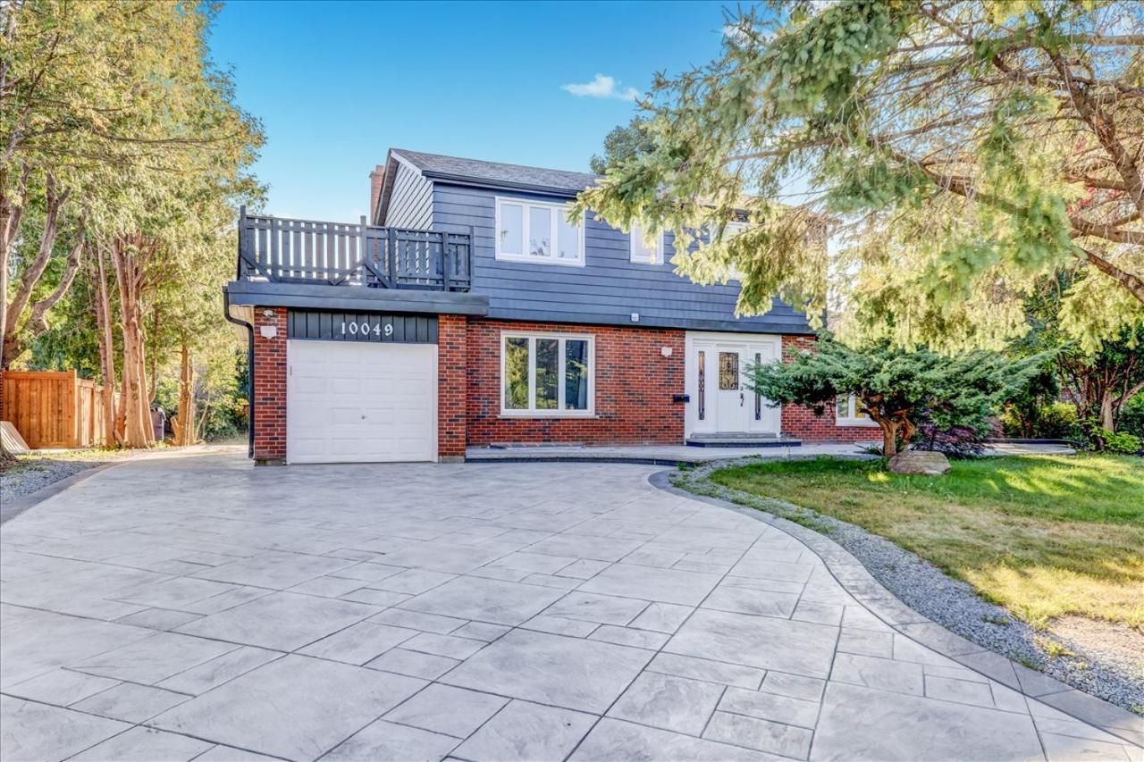 Stunning 7 Bedroom Rougeview Home With 2 Kitchens, 5 Bathrooms, Amazing Backyard & 8-Car Parking 多伦多 外观 照片