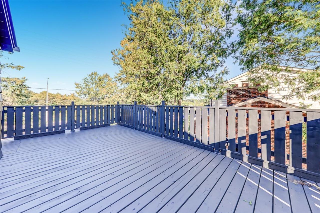Stunning 7 Bedroom Rougeview Home With 2 Kitchens, 5 Bathrooms, Amazing Backyard & 8-Car Parking 多伦多 外观 照片